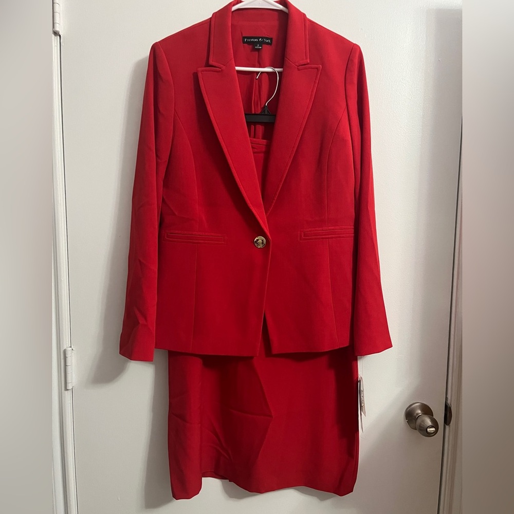 Preston & York Size 8 Blazer and Pencil Skirt Set